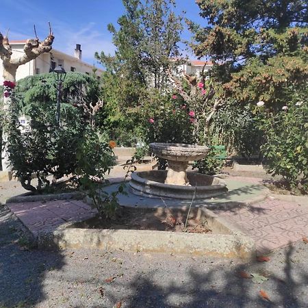 Hostal El Patio Restaurante San Bartolome de Pinares Екстер'єр фото