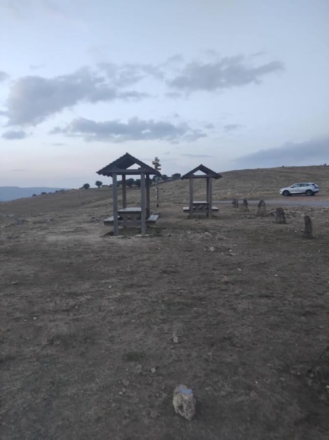 Hostal El Patio Restaurante San Bartolome de Pinares Екстер'єр фото