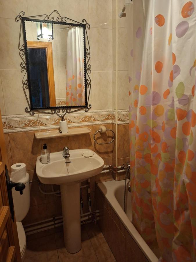 Hostal El Patio Restaurante San Bartolome de Pinares Екстер'єр фото