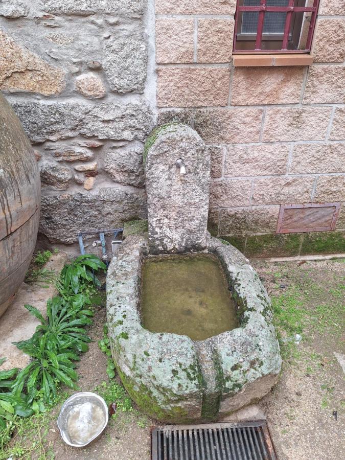 Hostal El Patio Restaurante San Bartolome de Pinares Екстер'єр фото